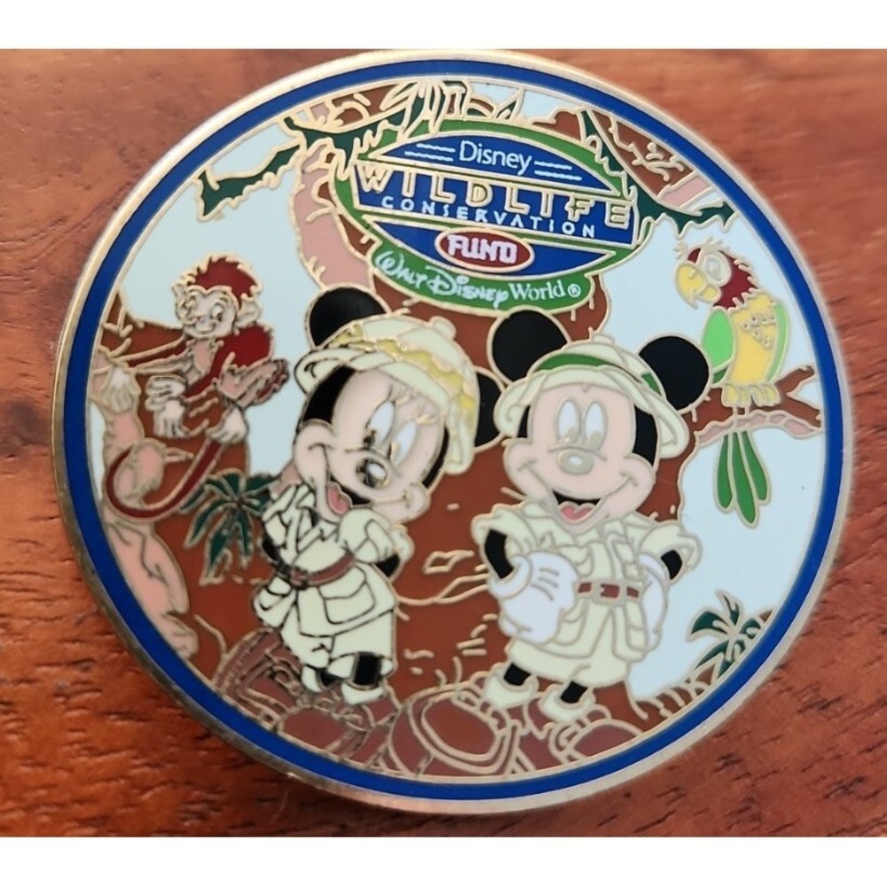Disney Pin Wildlife Conservation Fund Mickey & Minnie in Safari Gear 53575 WDW‎